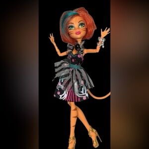 2013 First Wave We’er Cat -  Toralei Stripe - redress/ all parts